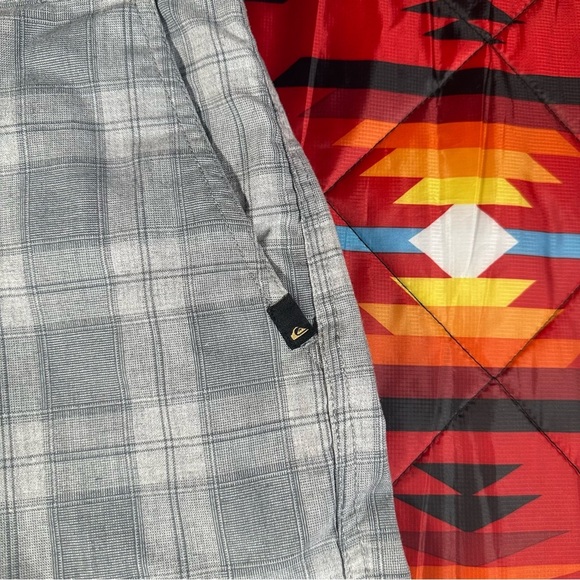 Quicksilver 20 Inch Shorts Mens 38 Gray Plaid Regular Fit Surf Outdoors Casual - Picture 2 of 7